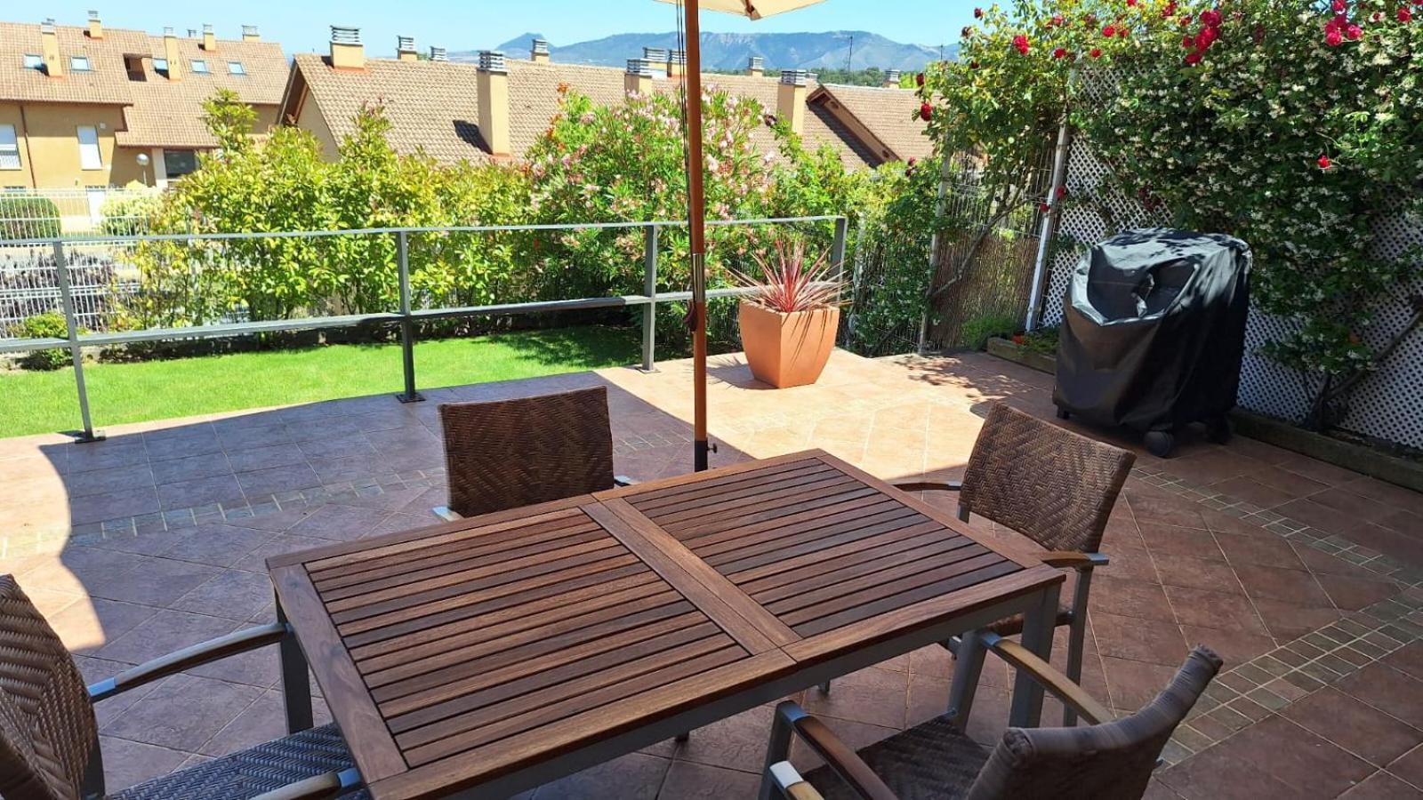 Estancia Con Jardin Entre Golf Y Monte - Cerca Logrono Sojuela エクステリア 写真